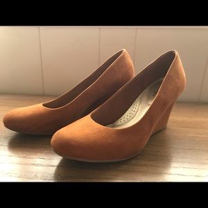 Camel Dexflex Faux suede wedge